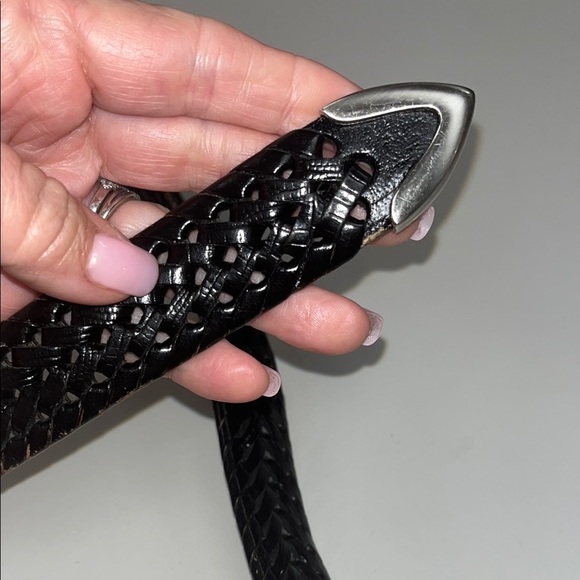 Men's Black Braided Leather Belt size 32” inches, preowned no label. - Picture 4 of 10